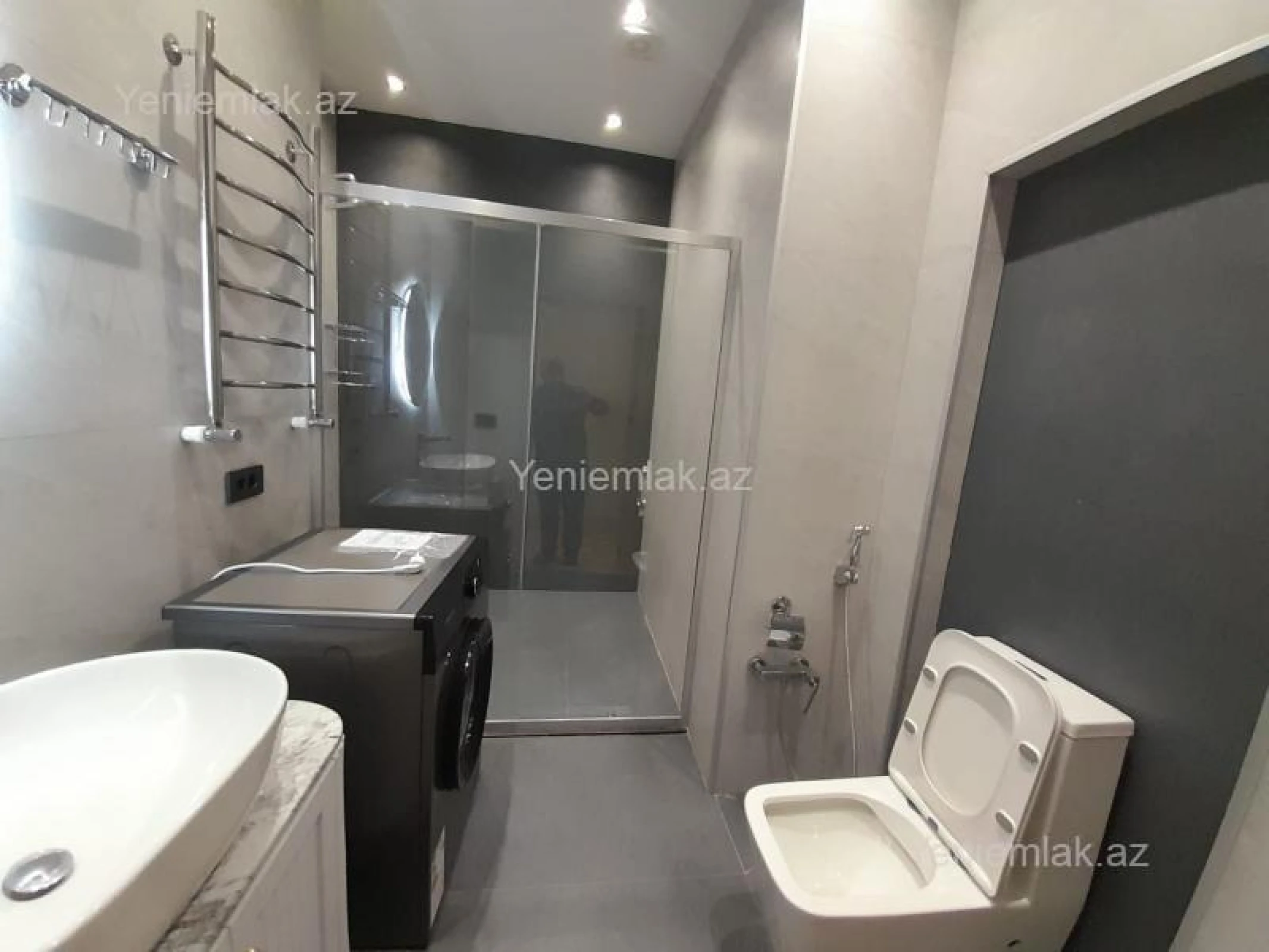 Satılır 3 otaqlı yeni tikili 128 m²