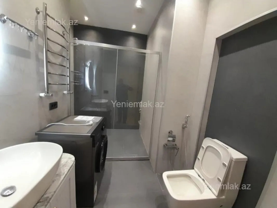 Satılır 3 otaqlı yeni tikili 128 m²