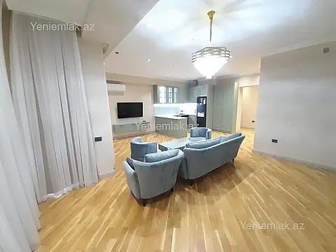 Satılır 3 otaqlı yeni tikili 128 m²