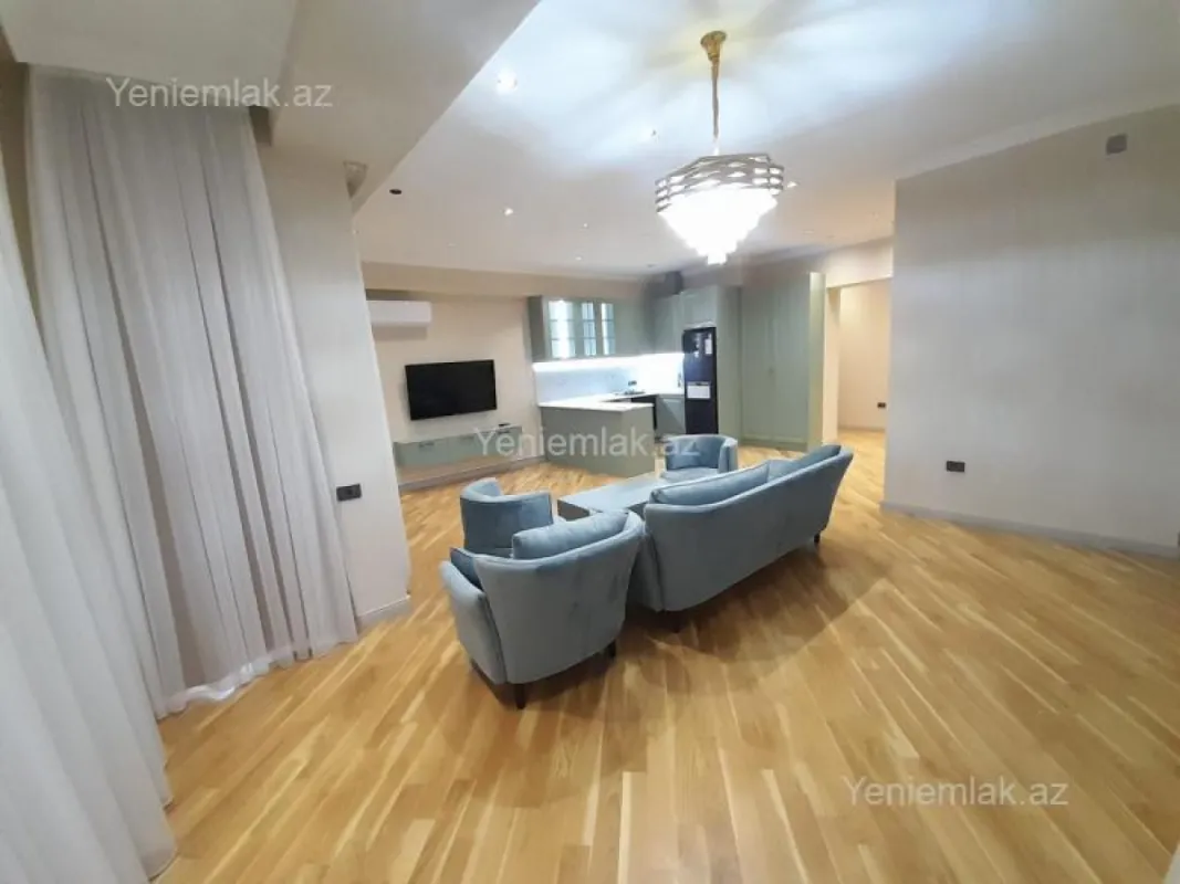 Satılır 3 otaqlı yeni tikili 128 m²