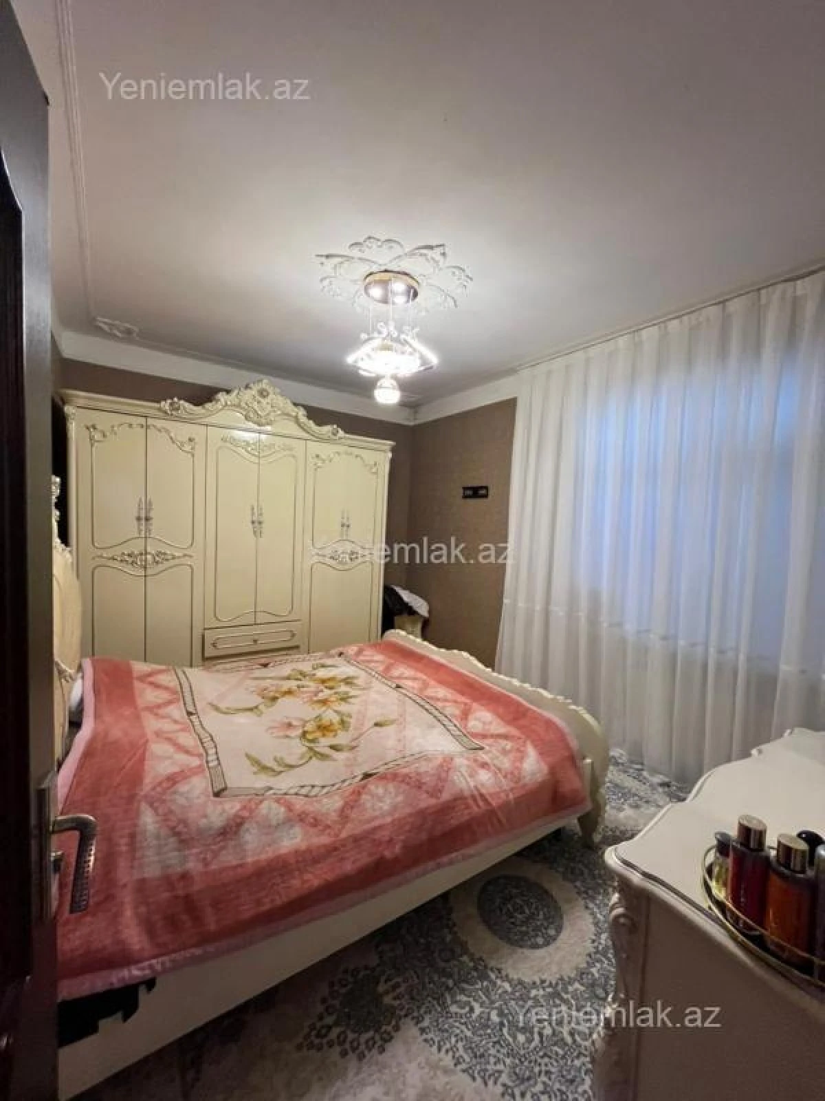 Satılır 2 otaqlı köhnə tikili 65 m²