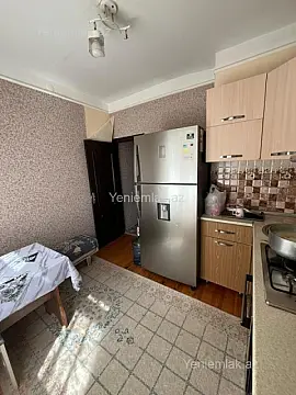 Satılır 2 otaqlı köhnə tikili 65 m²