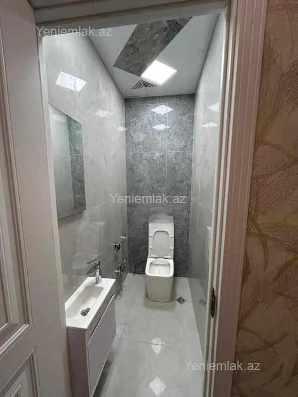 Satılır 2 otaqlı yeni tikili 70 m²