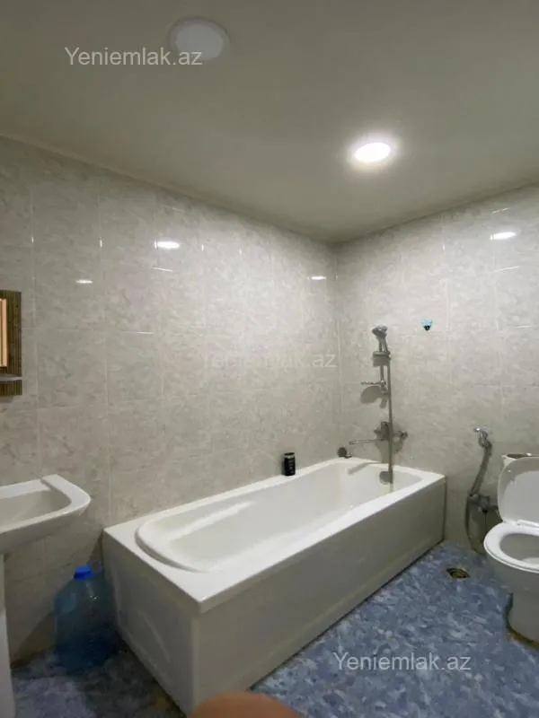 Satılır 3 otaqlı yeni tikili 75 m²