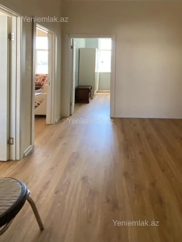 Satılır 3 otaqlı yeni tikili 75 m²