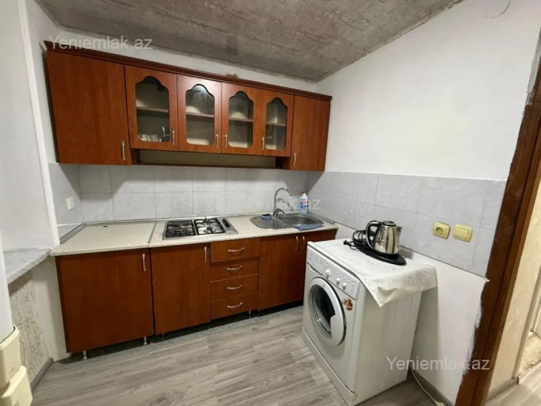 Satılır 1 otaqlı köhnə tikili 30 m²