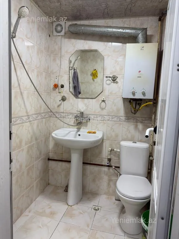 Satılır 1 otaqlı köhnə tikili 30 m²