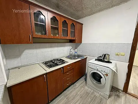 Satılır 1 otaqlı köhnə tikili 30 m²