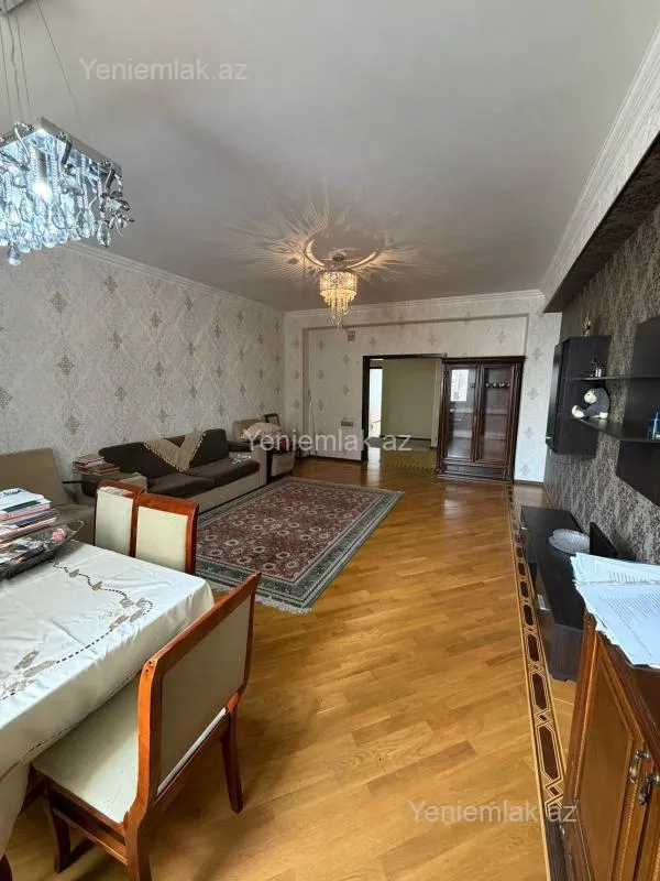 Satılır 3 otaqlı yeni tikili 135 m²