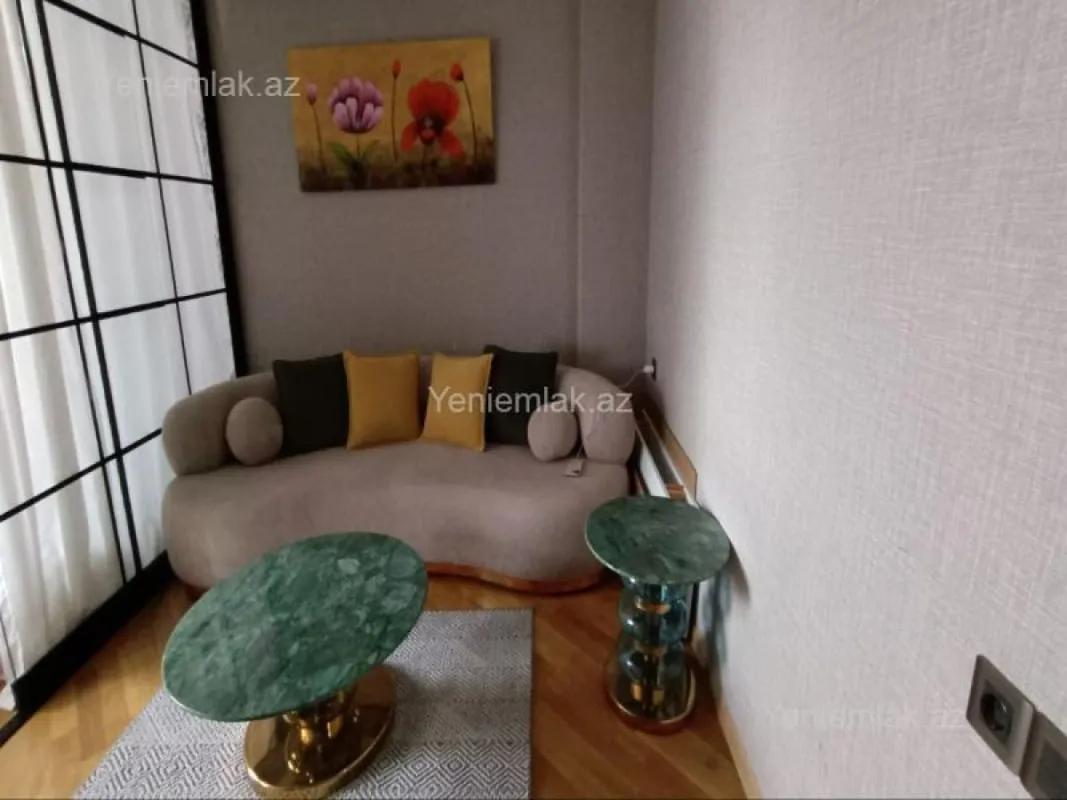 Satılır 3 otaqlı yeni tikili 90 m²