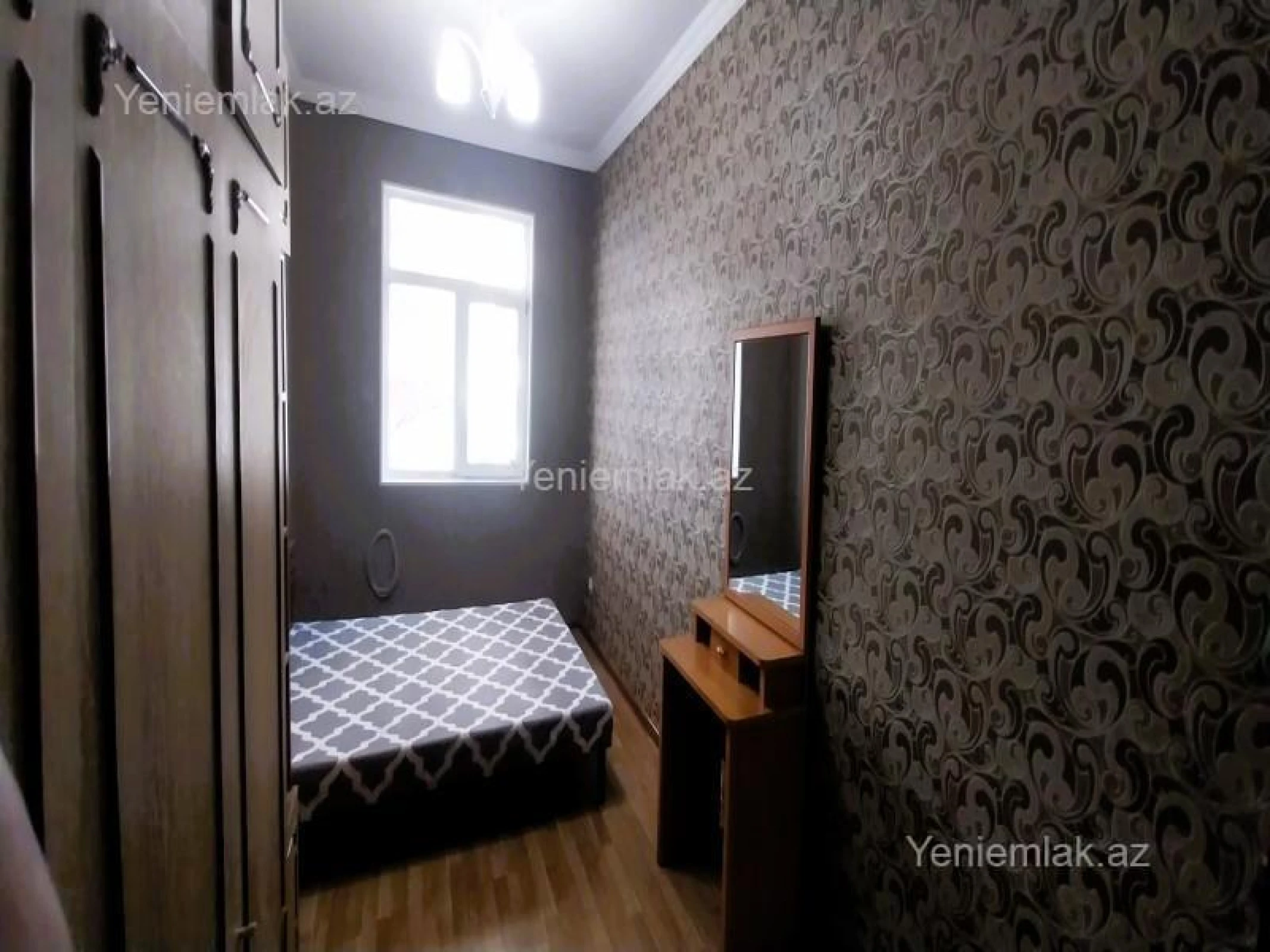 Satılır 3 otaqlı köhnə tikili 55 m²