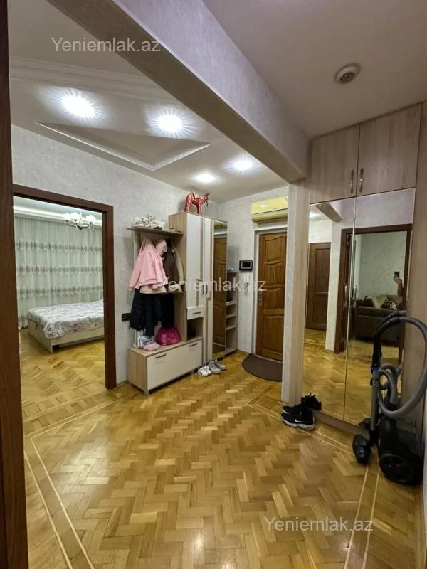 Satılır 3 otaqlı köhnə tikili 80 m²