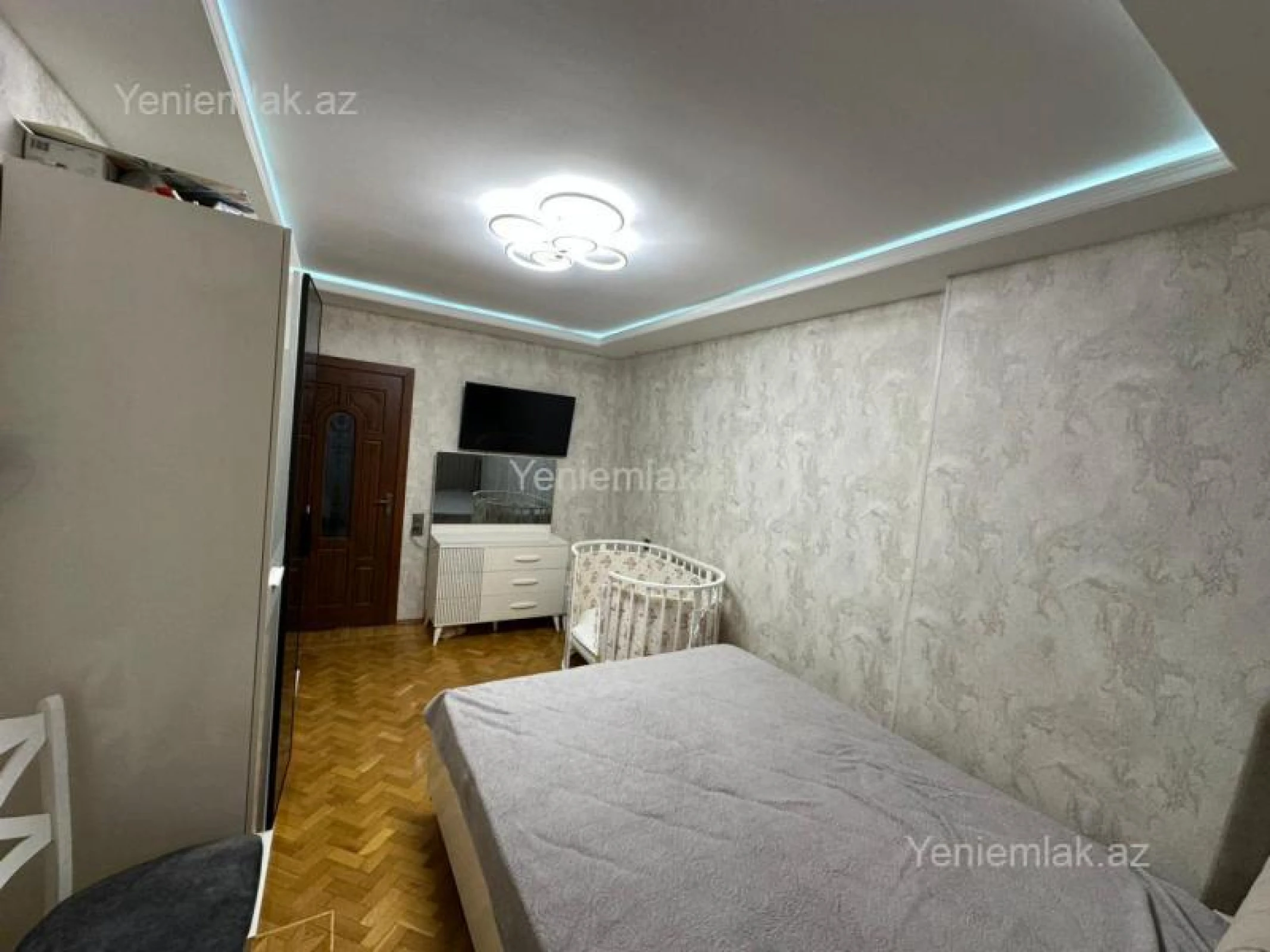 Satılır 3 otaqlı köhnə tikili 80 m²