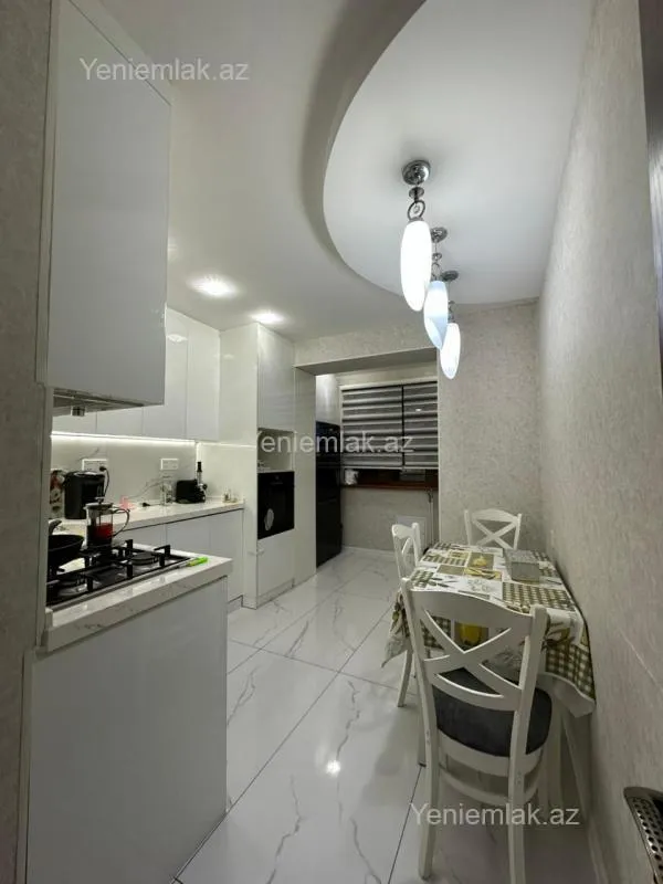 Satılır 3 otaqlı köhnə tikili 80 m²