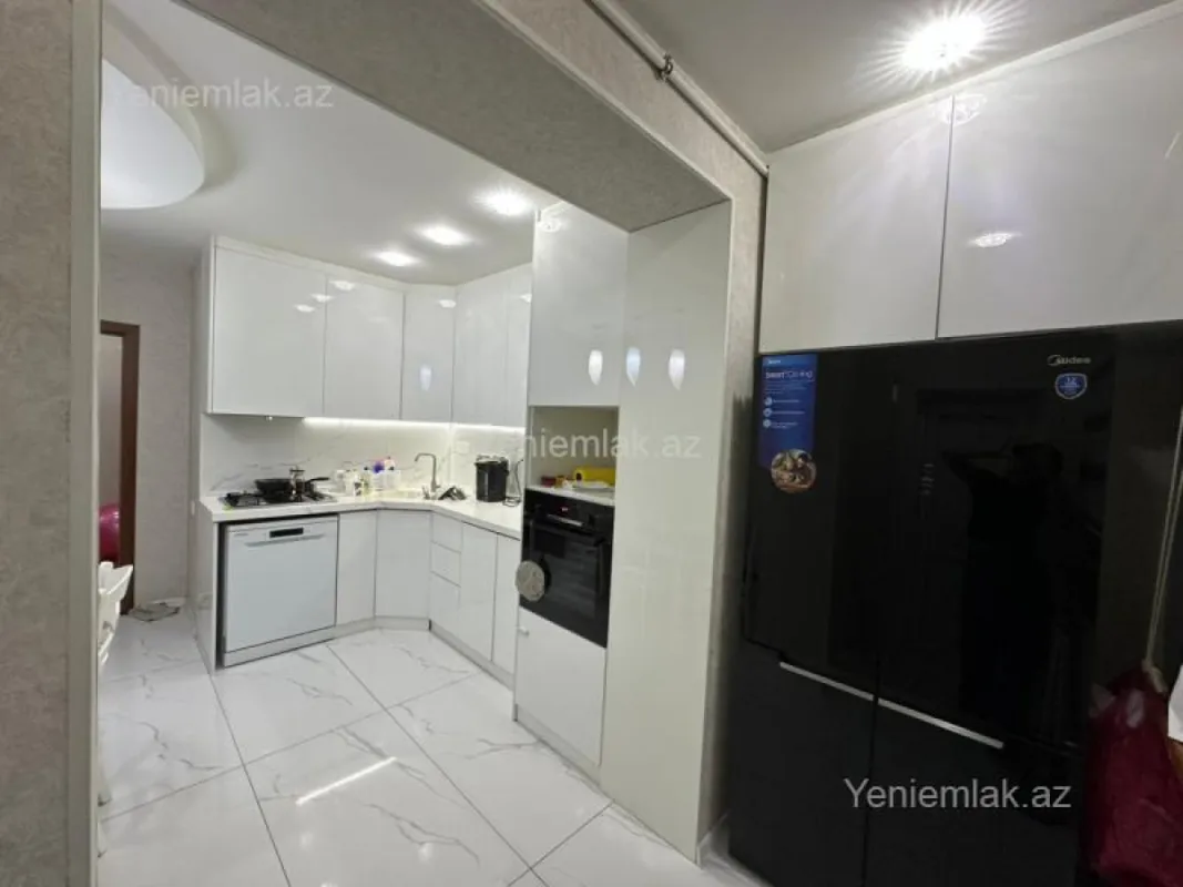 Satılır 3 otaqlı köhnə tikili 80 m²