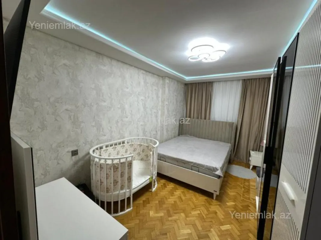 Satılır 3 otaqlı köhnə tikili 80 m²