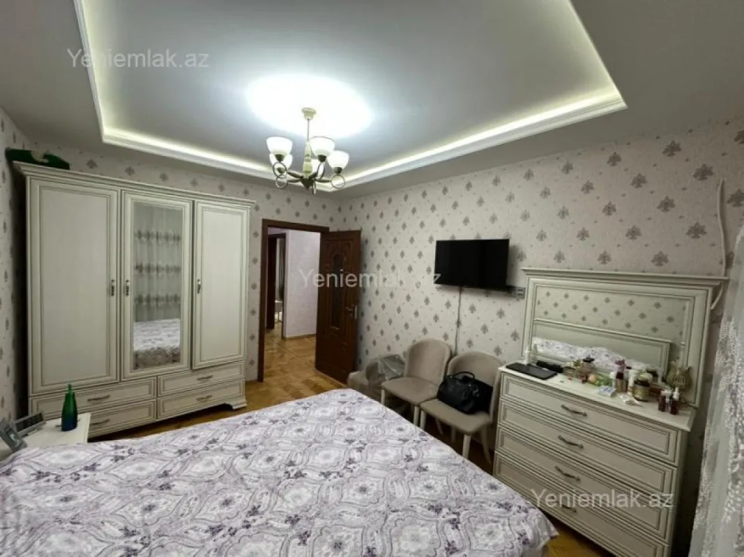 Satılır 3 otaqlı köhnə tikili 80 m²