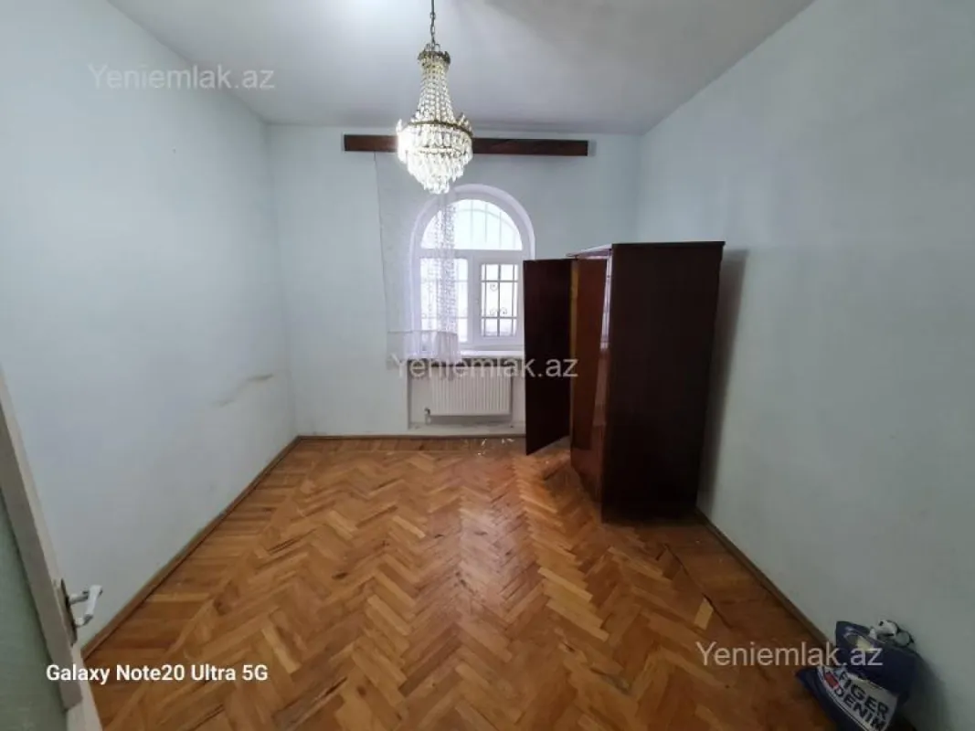 Satılır 7 otaqlı həyət evi 500 m²