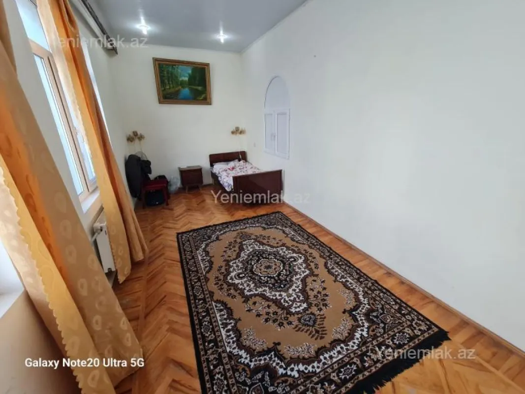 Satılır 7 otaqlı həyət evi 500 m²