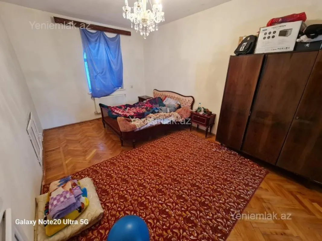 Satılır 7 otaqlı həyət evi 500 m²