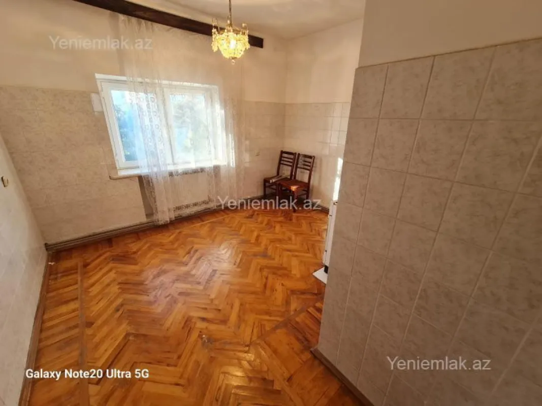 Satılır 7 otaqlı həyət evi 500 m²