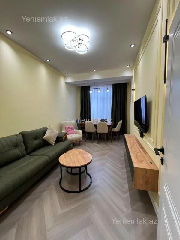 Satılır 2 otaqlı yeni tikili 72 m²