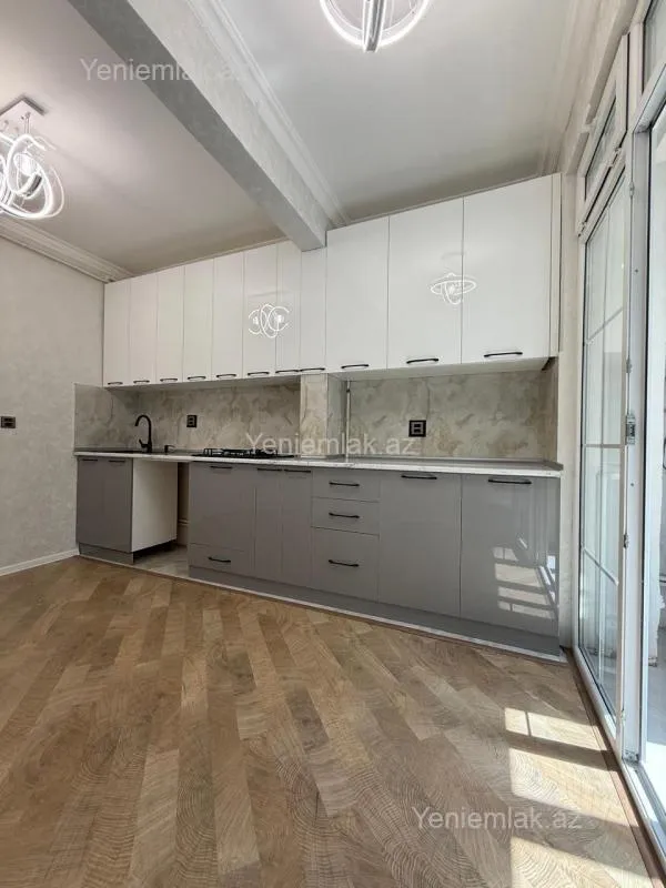 Satılır 2 otaqlı köhnə tikili 65 m²