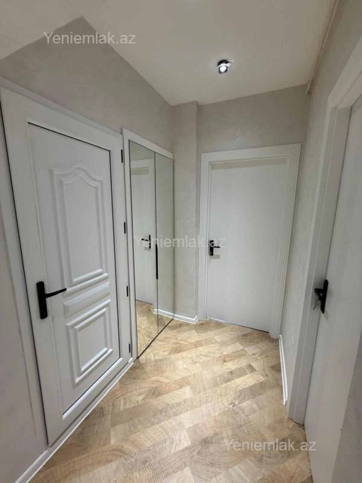 Satılır 2 otaqlı köhnə tikili 65 m²