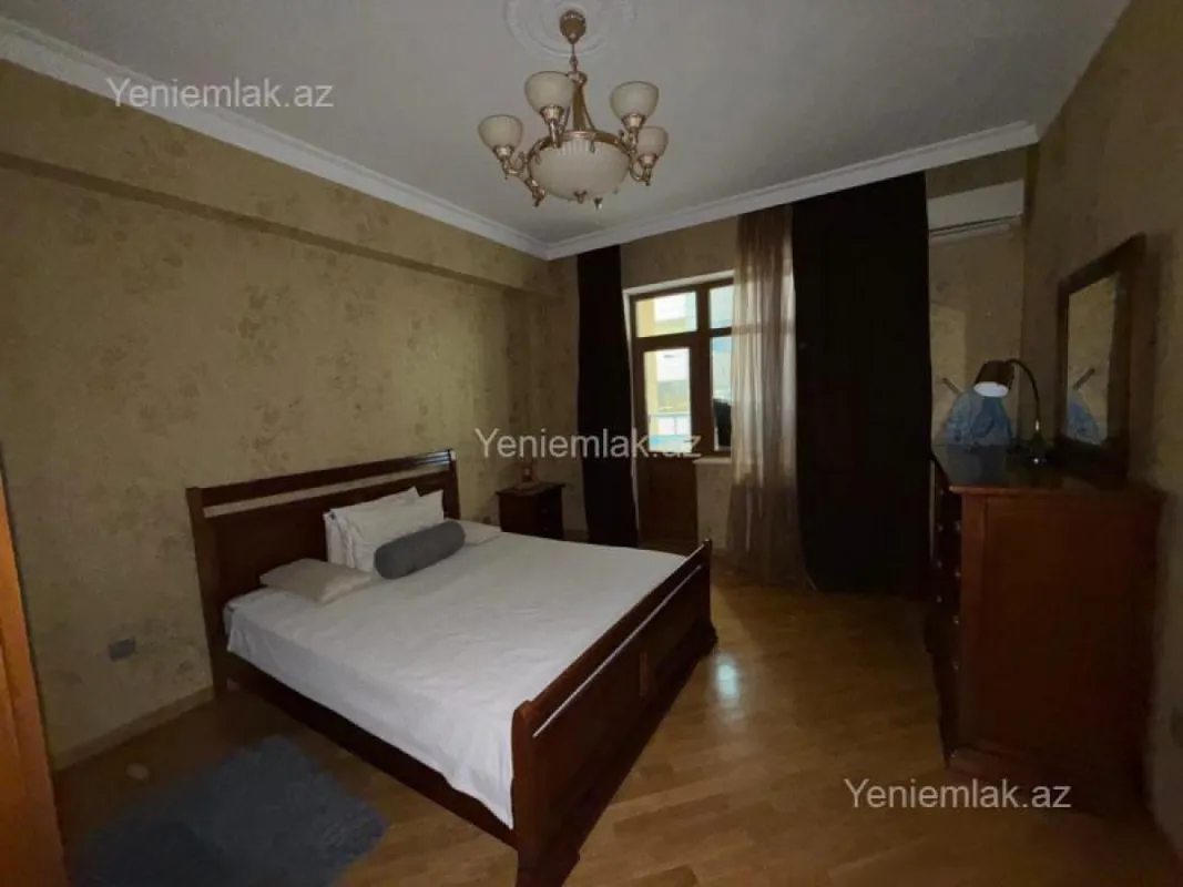 Satılır 3 otaqlı yeni tikili 110 m²