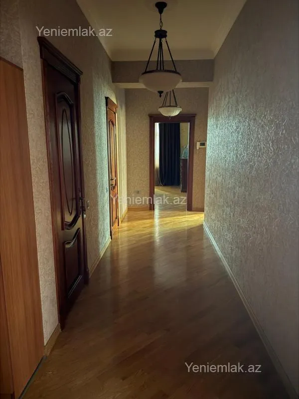 Satılır 3 otaqlı yeni tikili 110 m²