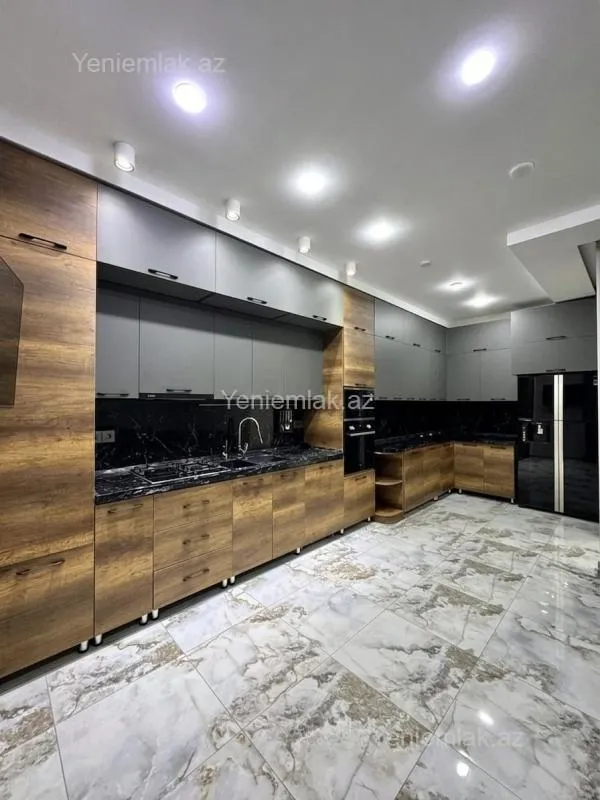Satılır 4 otaqlı yeni tikili 240 m²