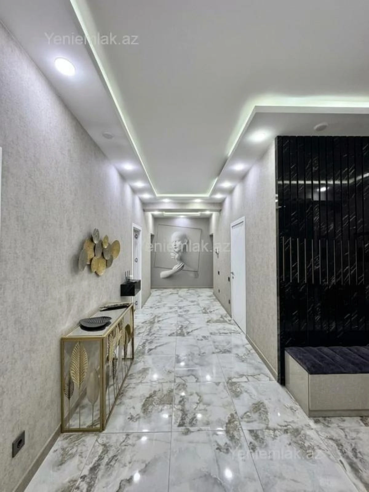 Satılır 4 otaqlı yeni tikili 240 m²