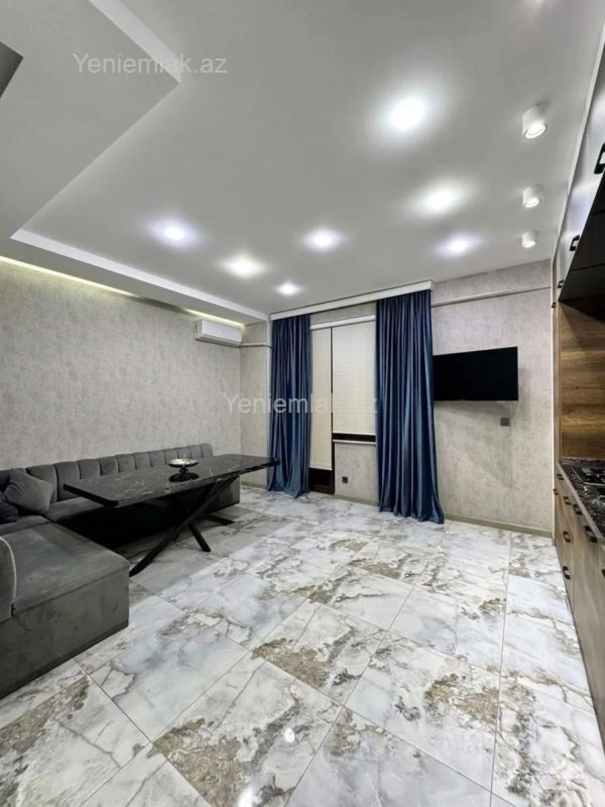 Satılır 4 otaqlı yeni tikili 240 m²