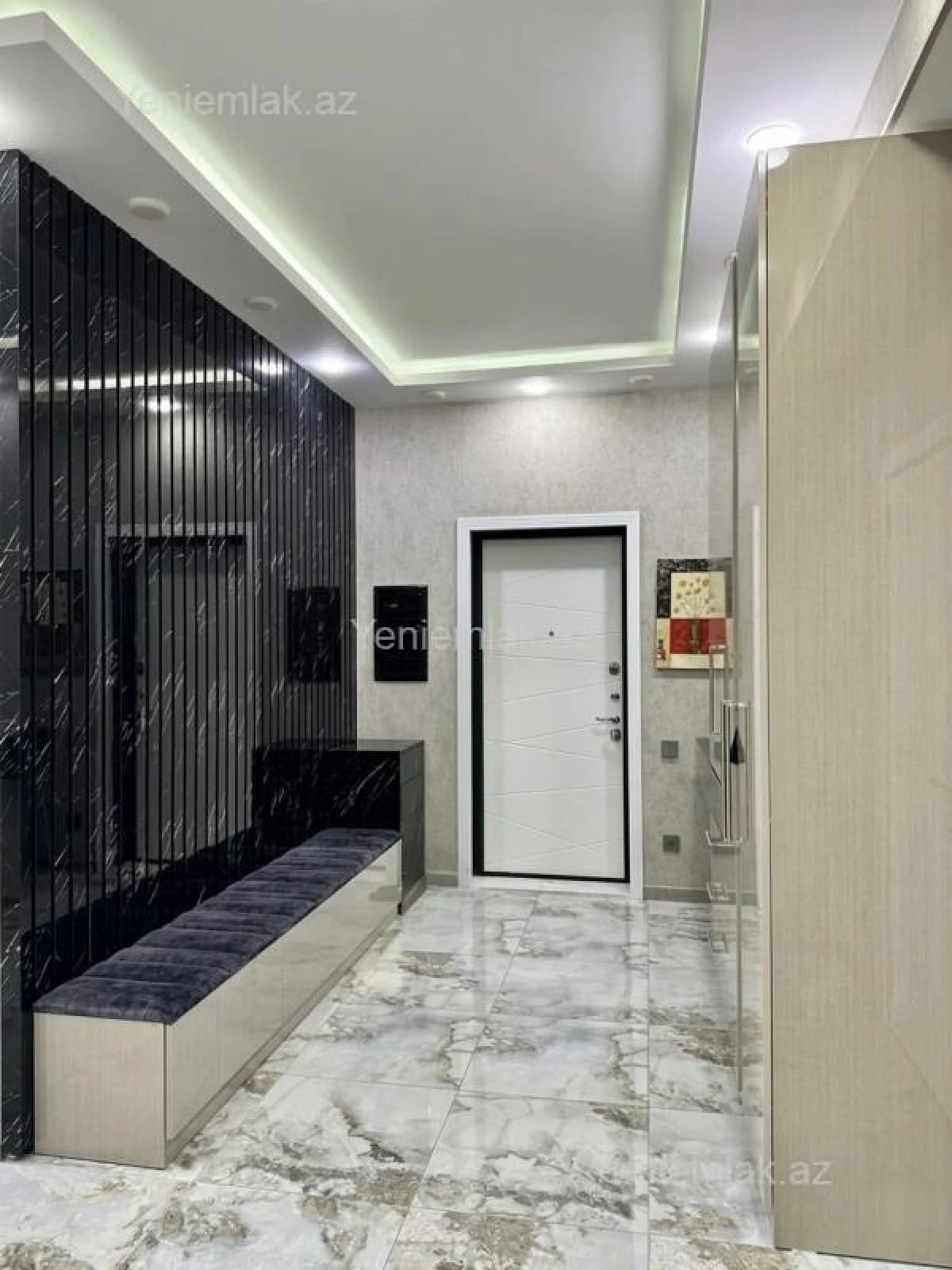 Satılır 4 otaqlı yeni tikili 240 m²