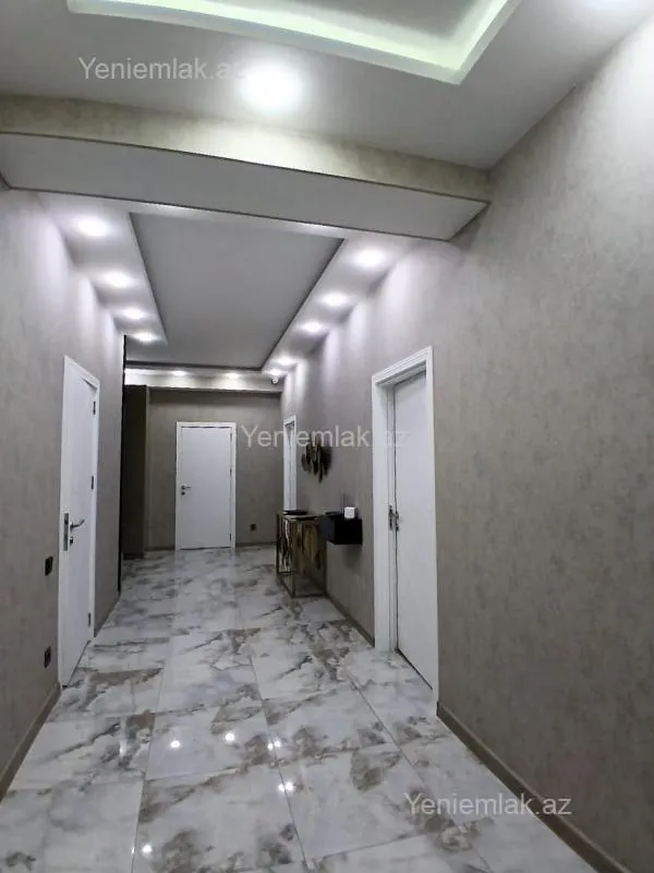 Satılır 4 otaqlı yeni tikili 240 m²