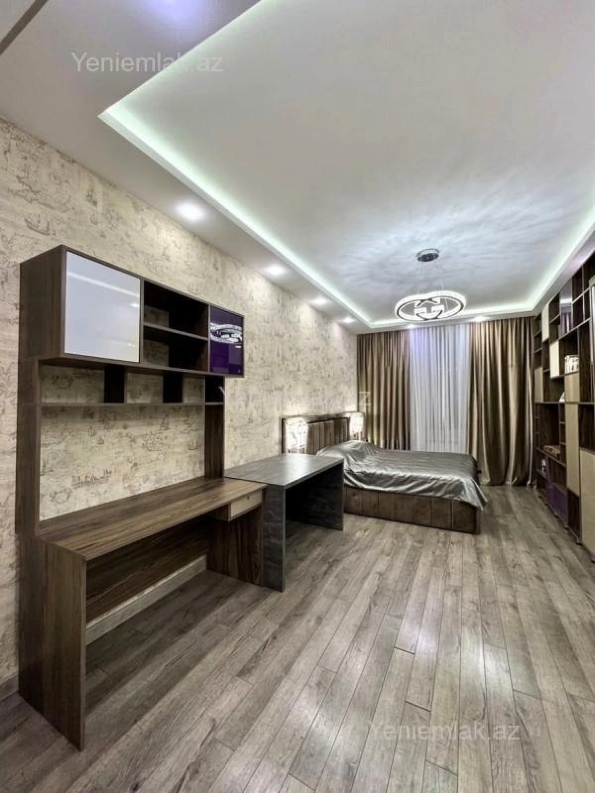 Satılır 4 otaqlı yeni tikili 240 m²