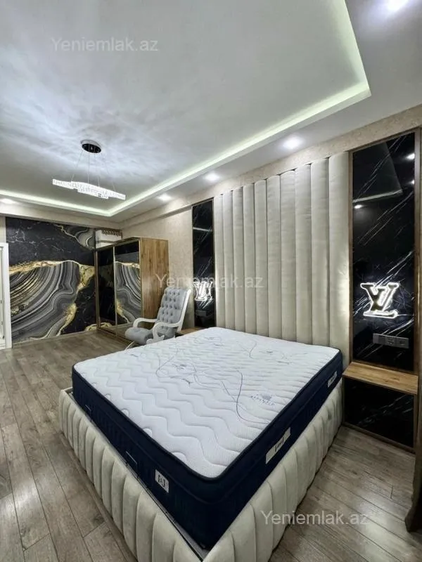 Satılır 4 otaqlı yeni tikili 240 m²