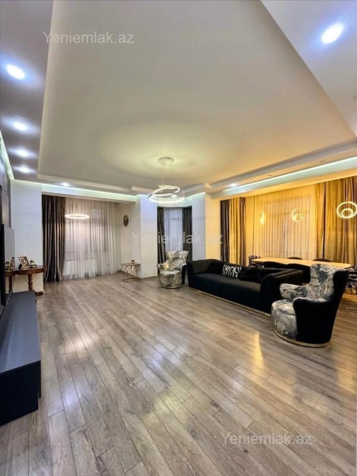 Satılır 4 otaqlı yeni tikili 240 m²