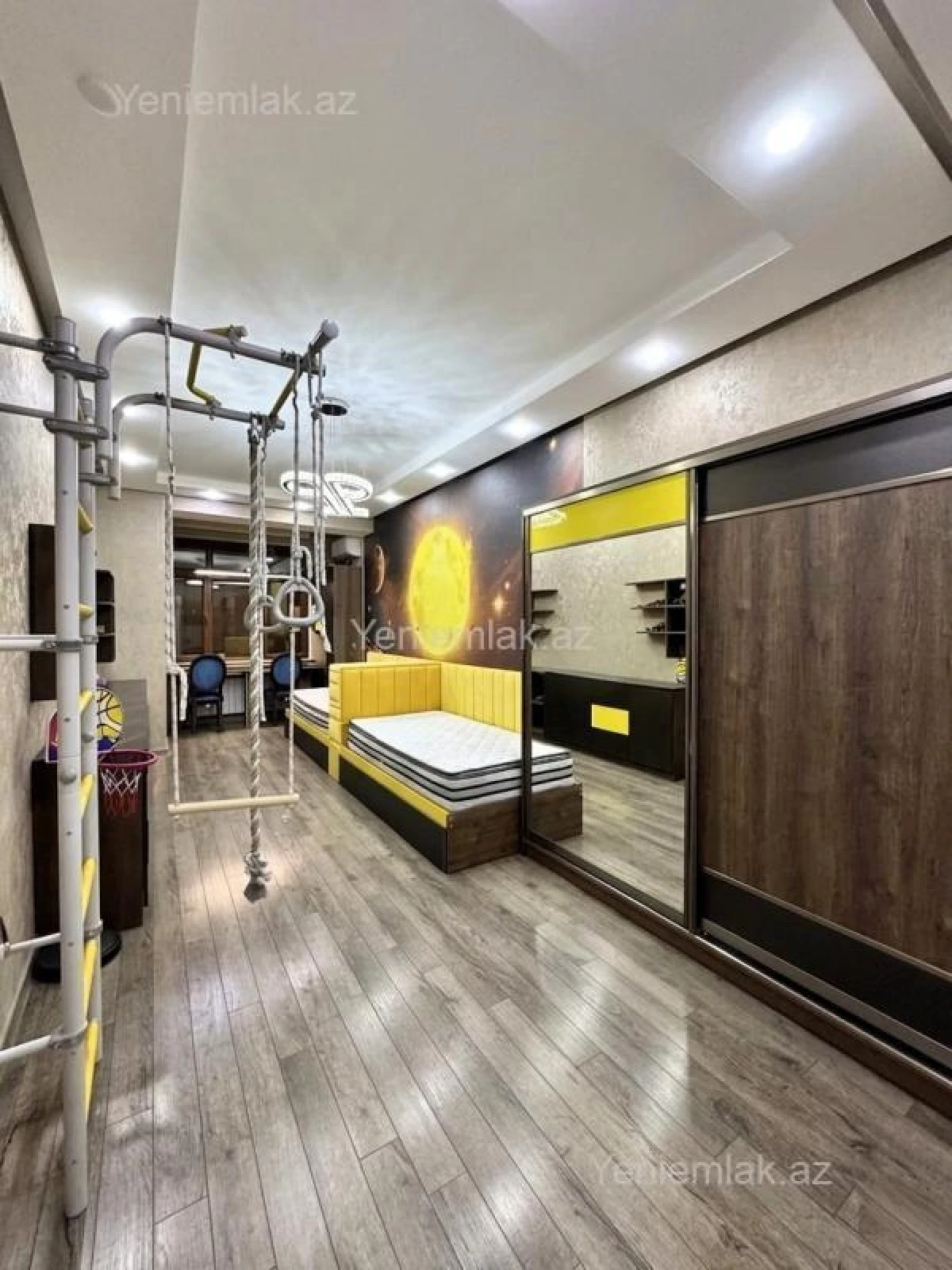 Satılır 4 otaqlı yeni tikili 240 m²