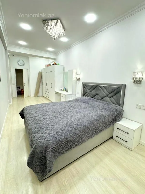 Satılır 3 otaqlı yeni tikili 140 m²