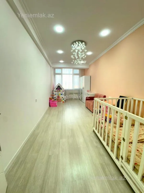 Satılır 3 otaqlı yeni tikili 140 m²