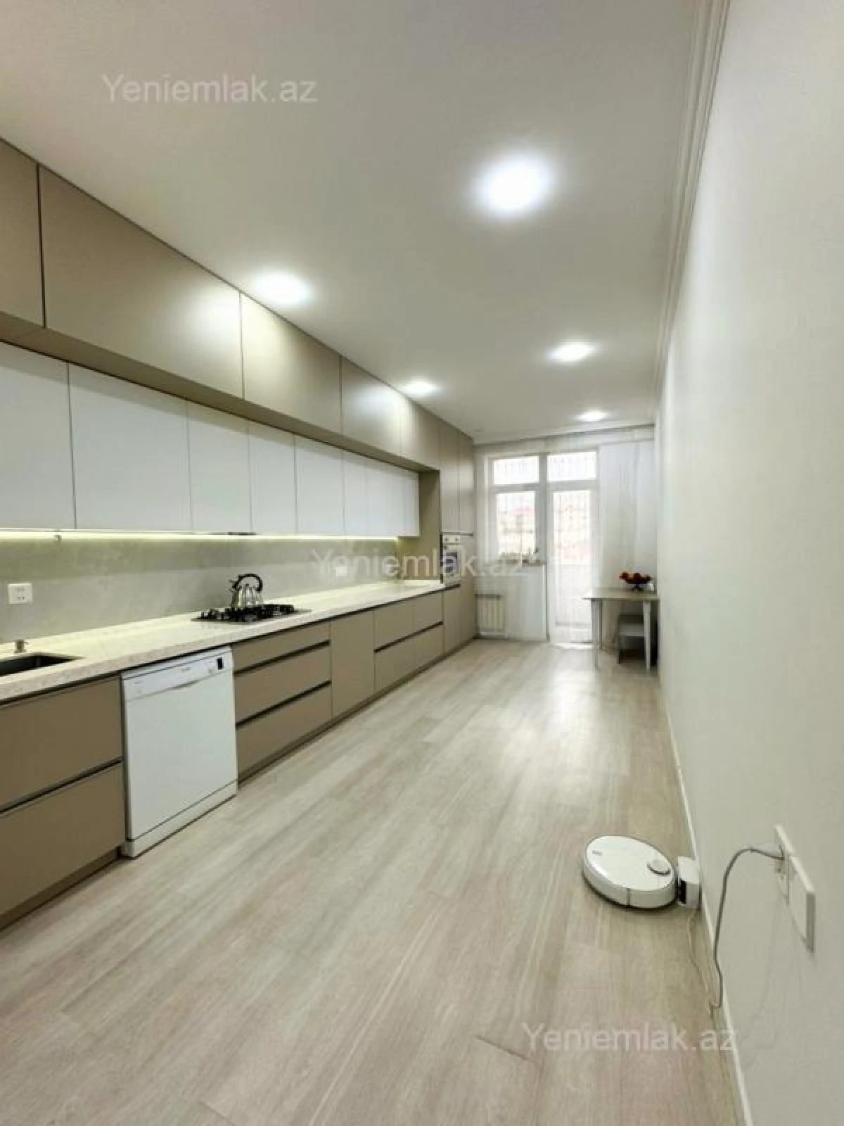 Satılır 3 otaqlı yeni tikili 140 m²