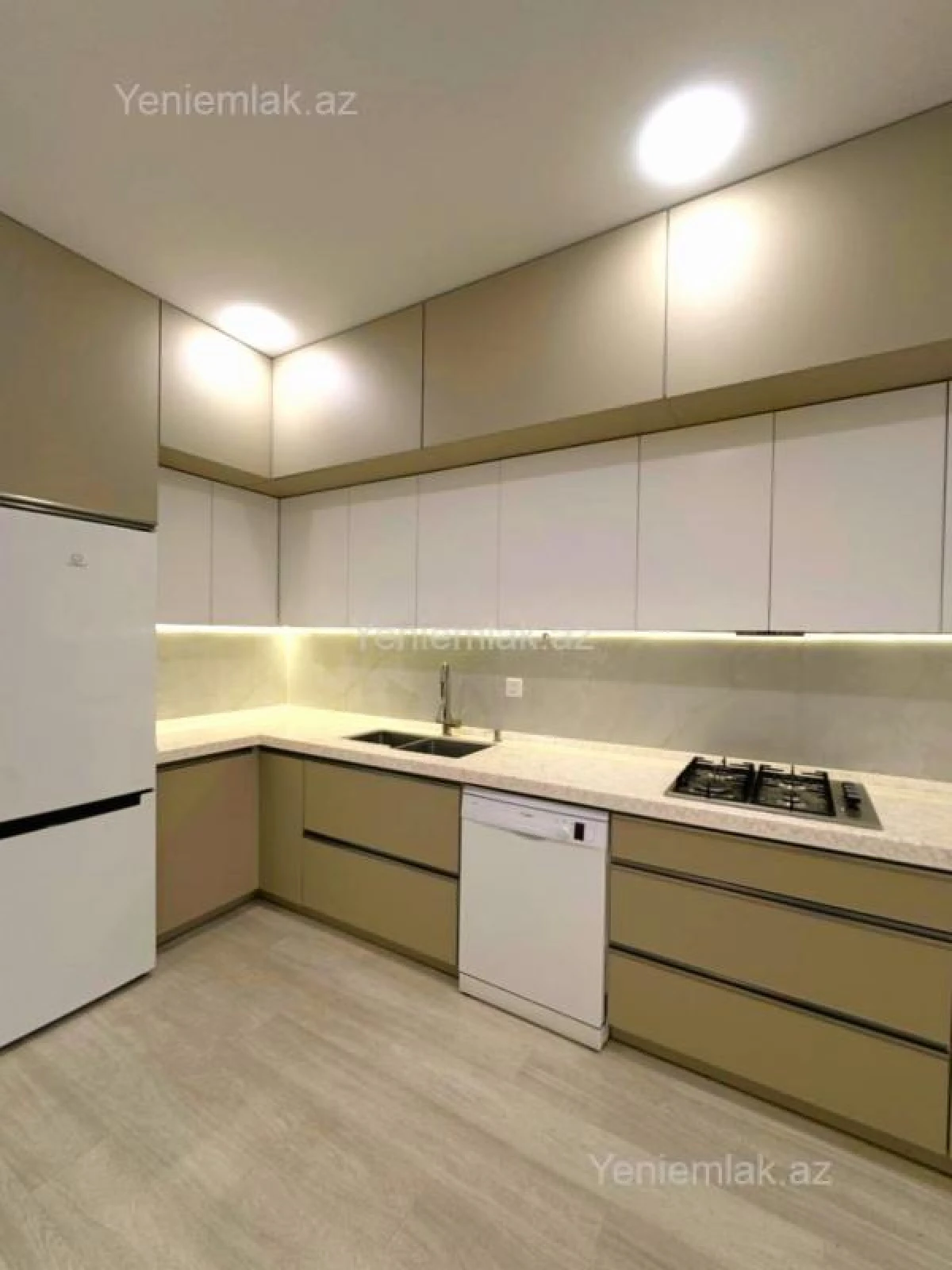 Satılır 3 otaqlı yeni tikili 140 m²
