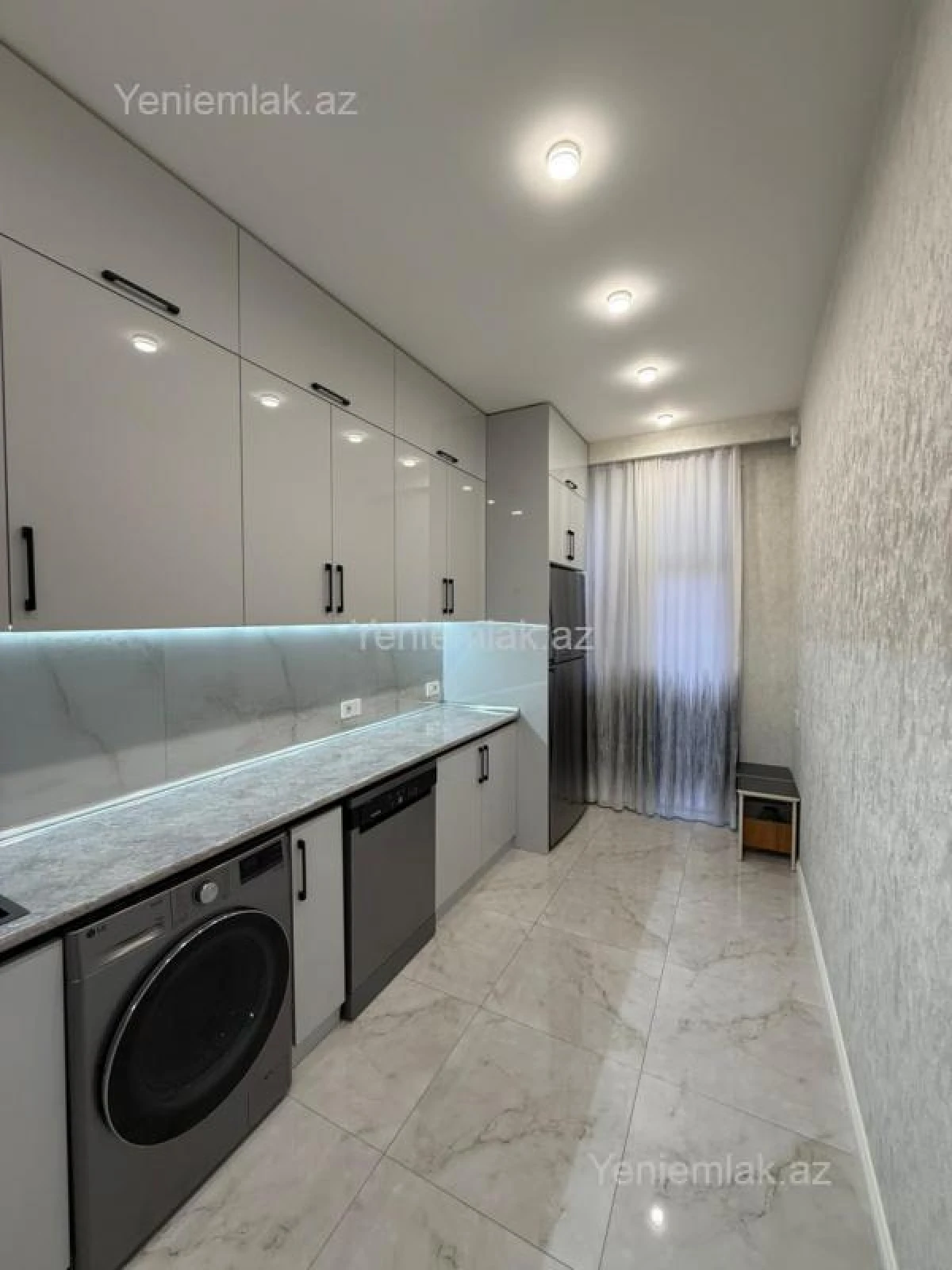 Satılır 2 otaqlı yeni tikili 70 m²