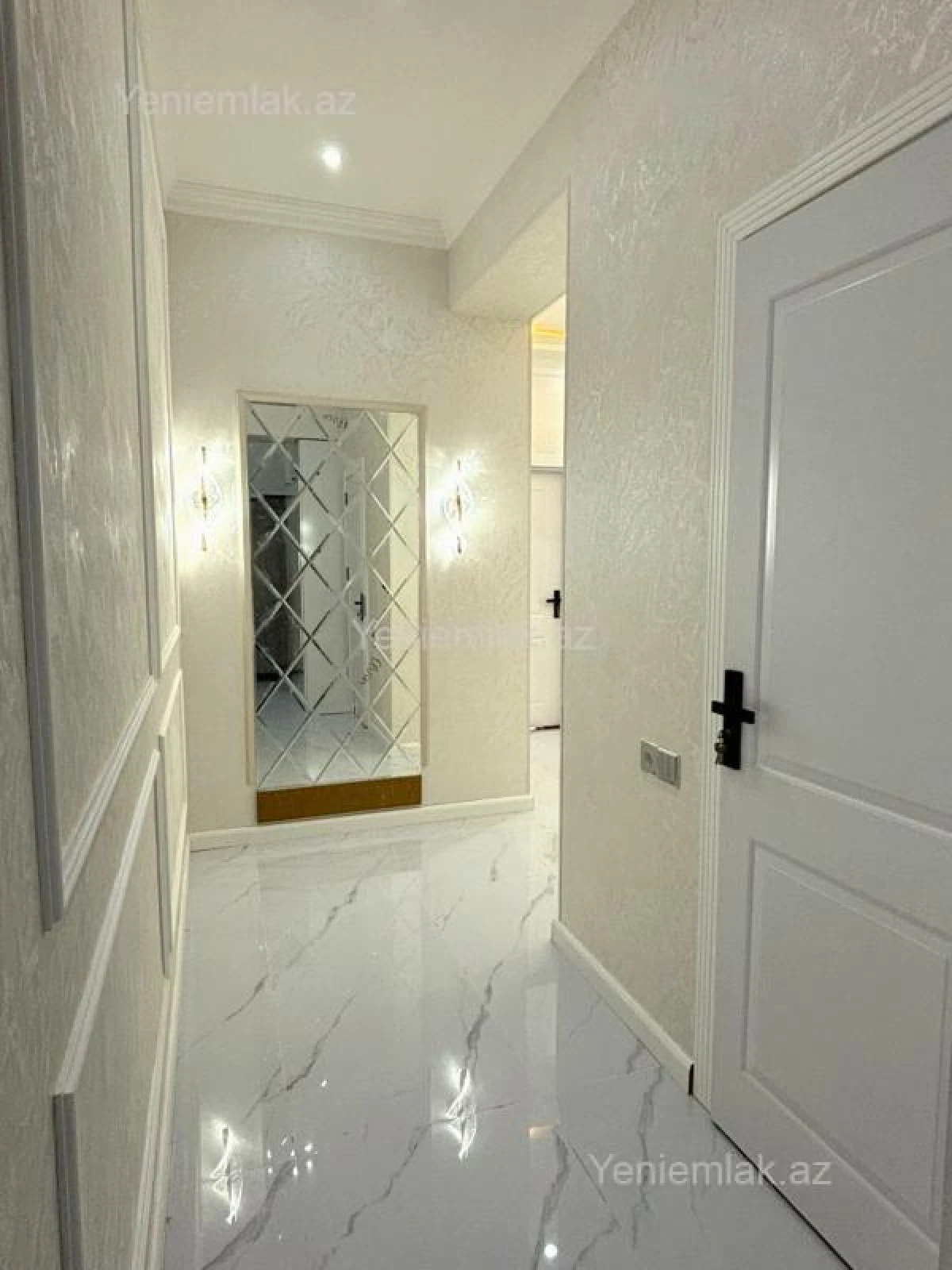 Satılır 3 otaqlı yeni tikili 80 m²