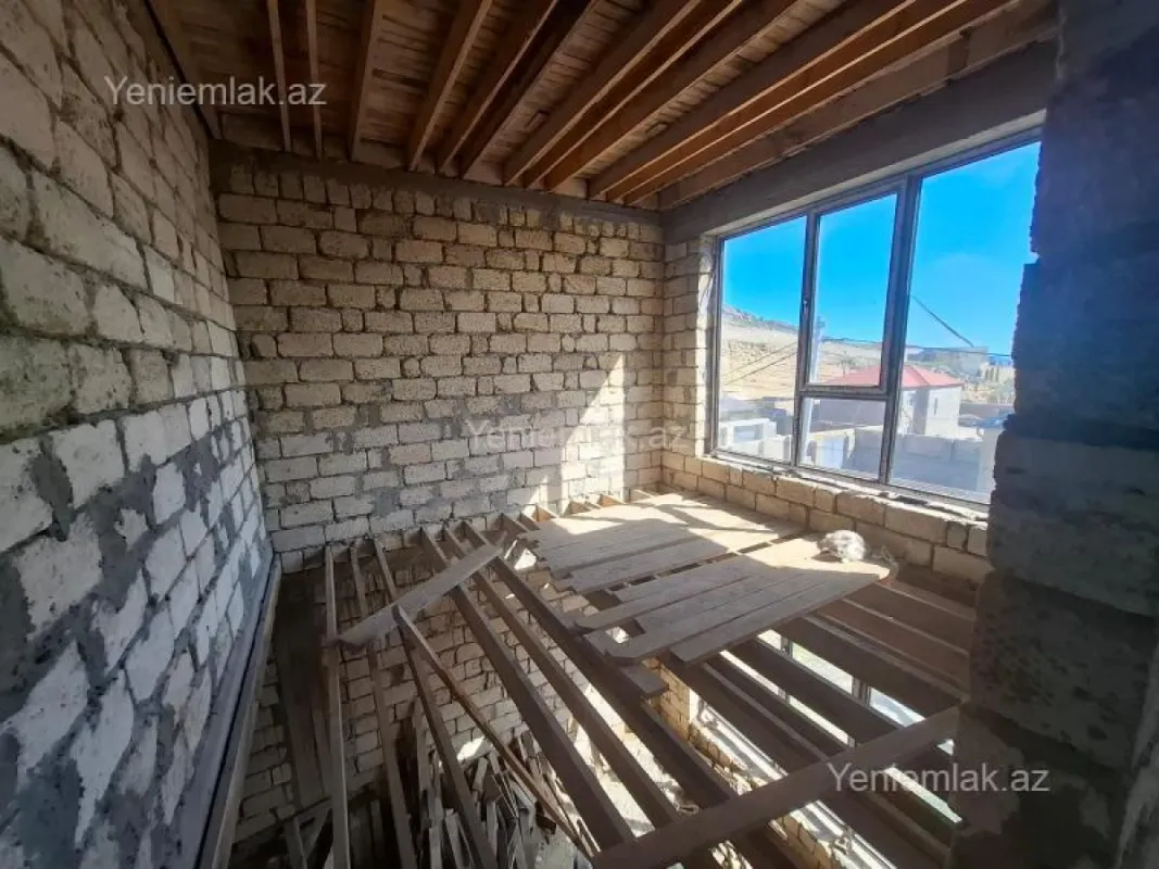 Satılır 6 otaqlı həyət evi 240 m²