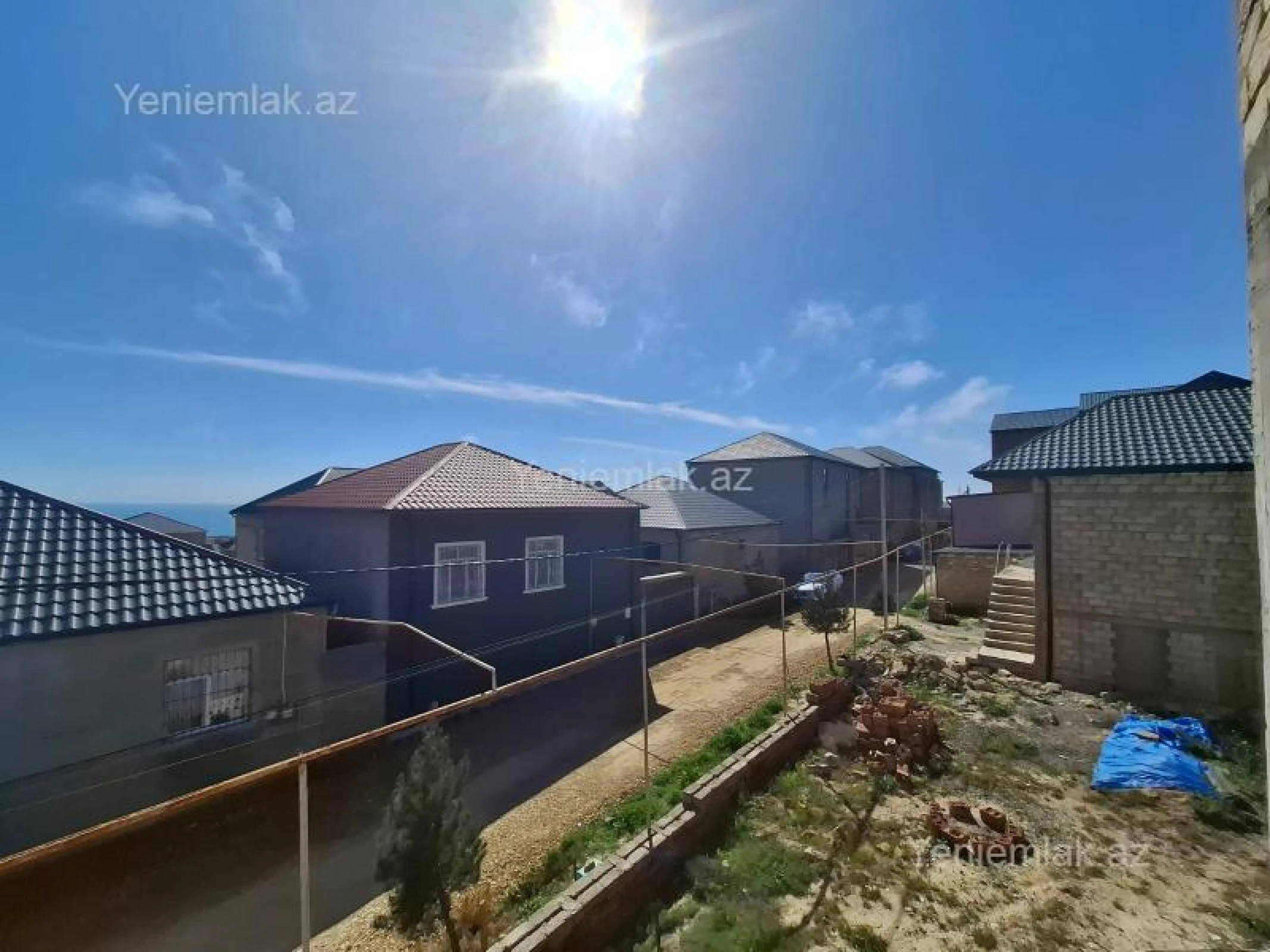 Satılır 6 otaqlı həyət evi 240 m²