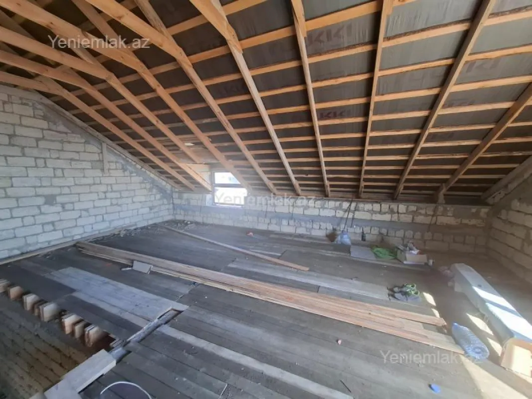 Satılır 6 otaqlı həyət evi 240 m²