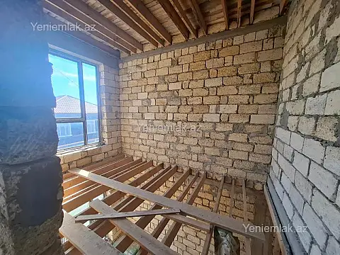 Satılır 6 otaqlı həyət evi 240 m²