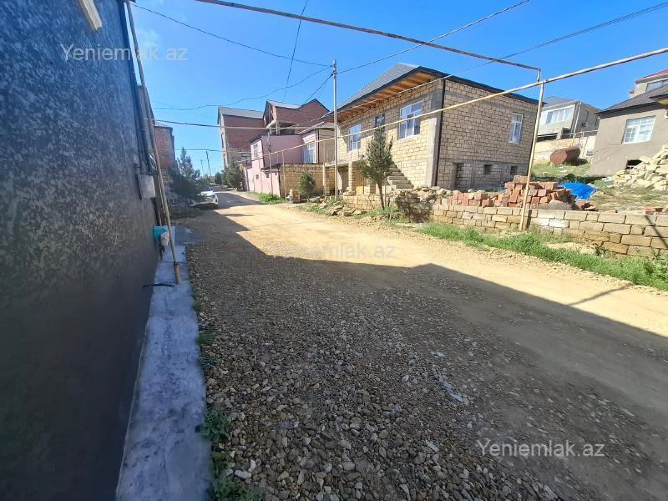 Satılır 6 otaqlı həyət evi 240 m²